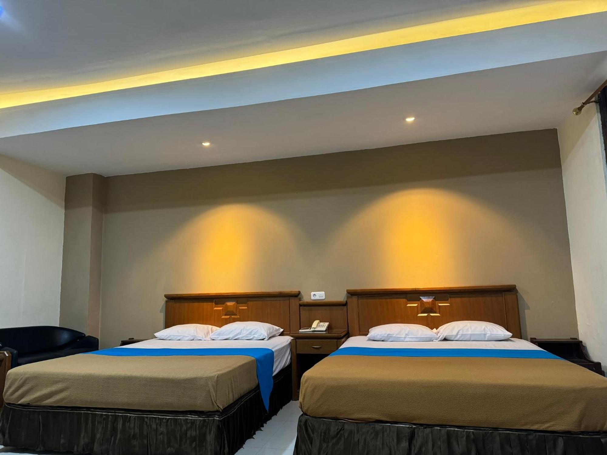 Hotel Priangan Cirebon Ngoại thất bức ảnh