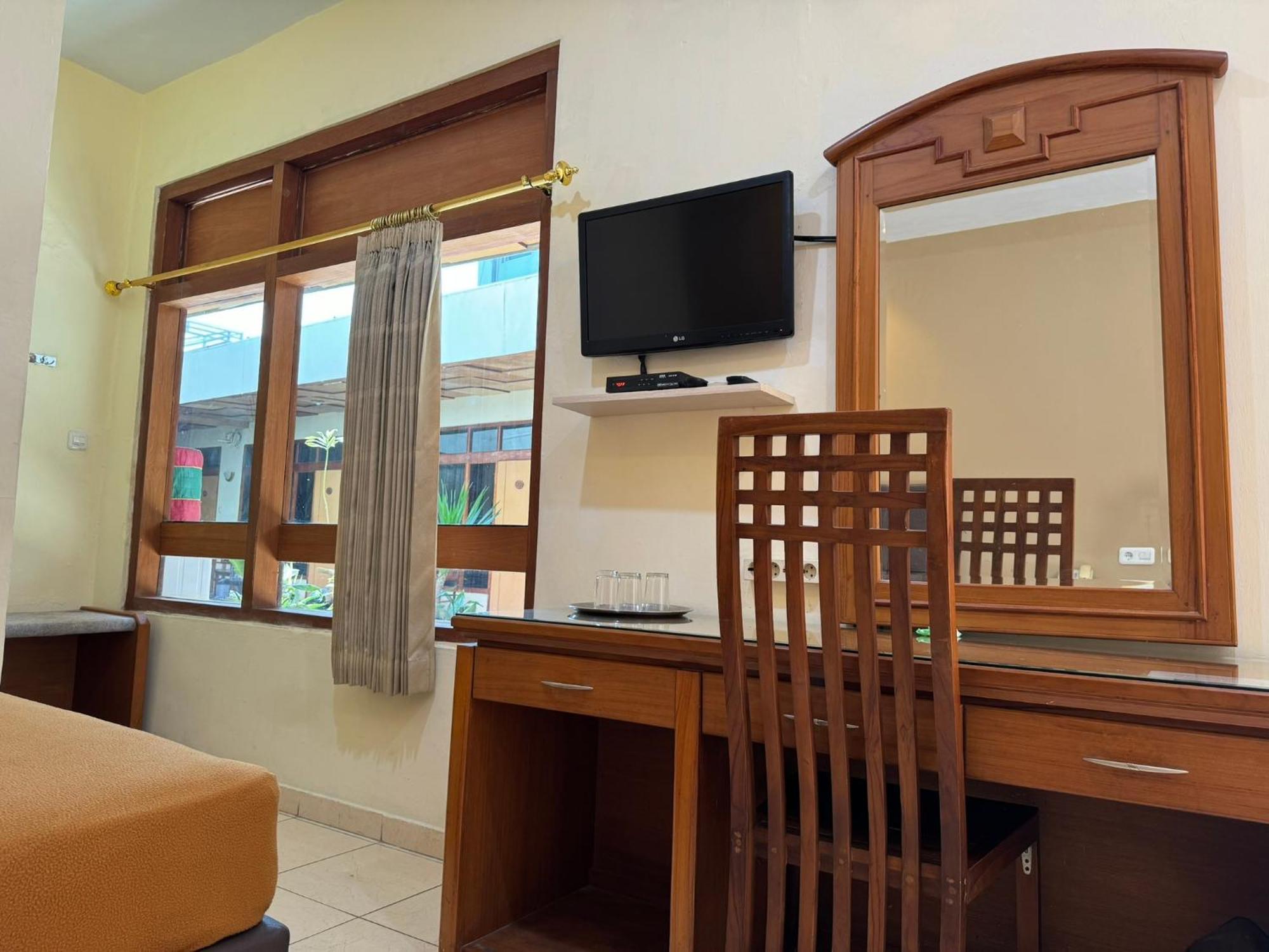 Hotel Priangan Cirebon Ngoại thất bức ảnh
