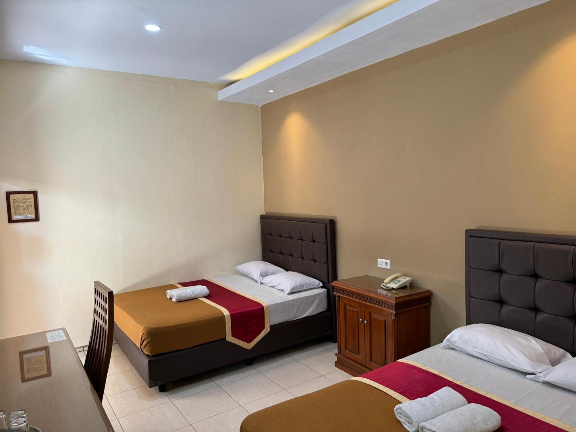 Hotel Priangan Cirebon Ngoại thất bức ảnh