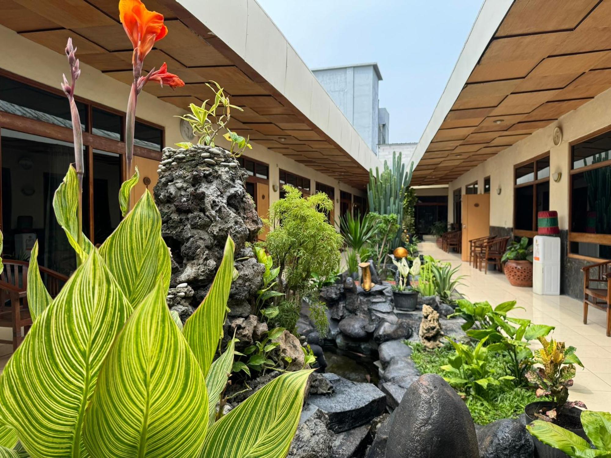 Hotel Priangan Cirebon Ngoại thất bức ảnh