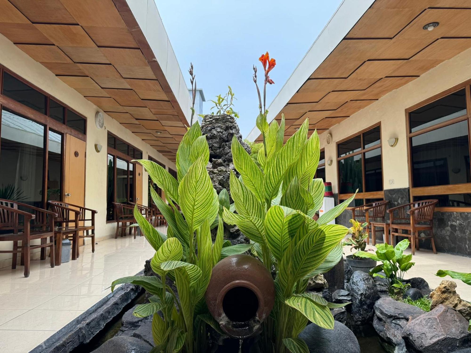 Hotel Priangan Cirebon Ngoại thất bức ảnh