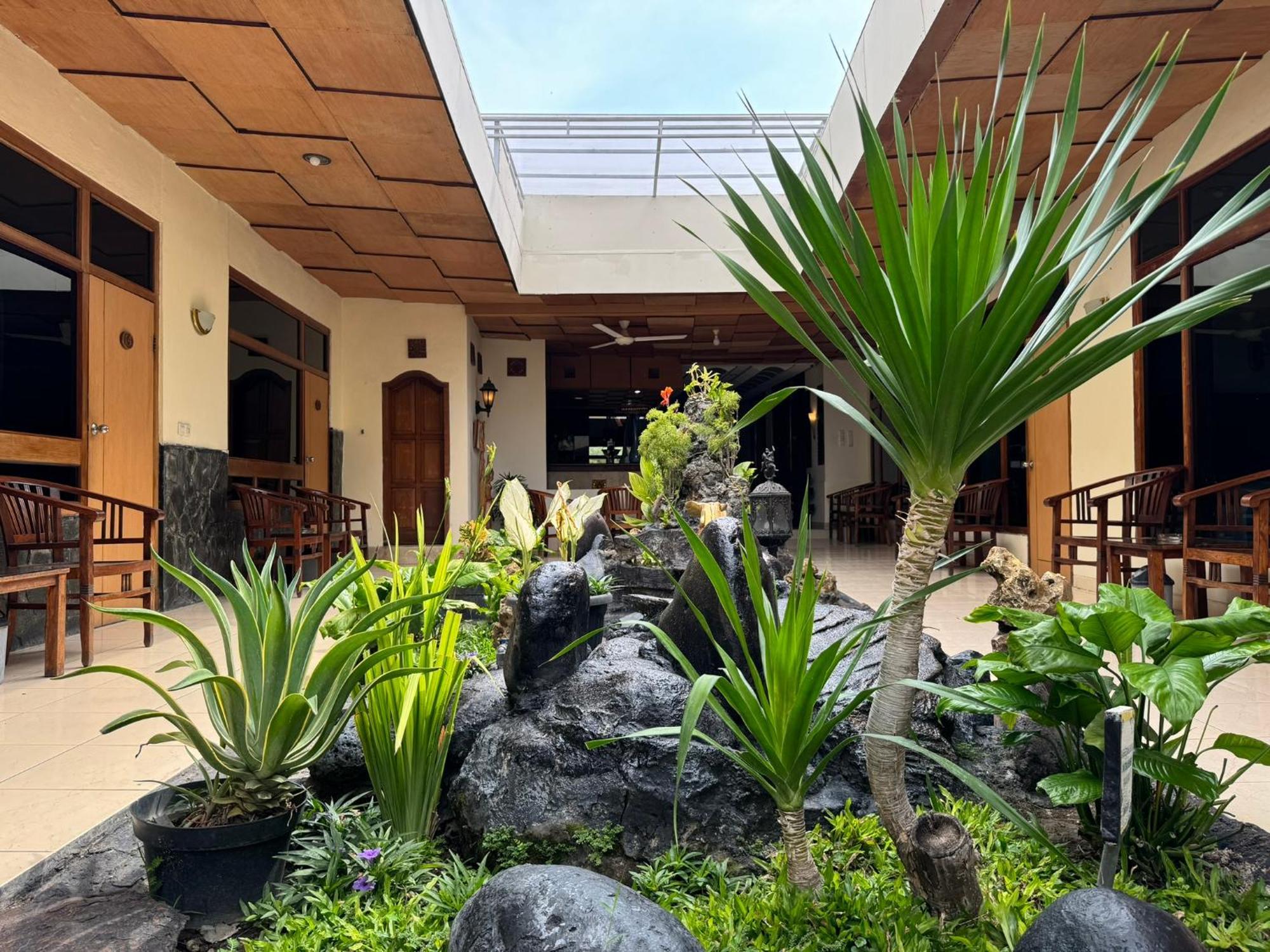 Hotel Priangan Cirebon Ngoại thất bức ảnh