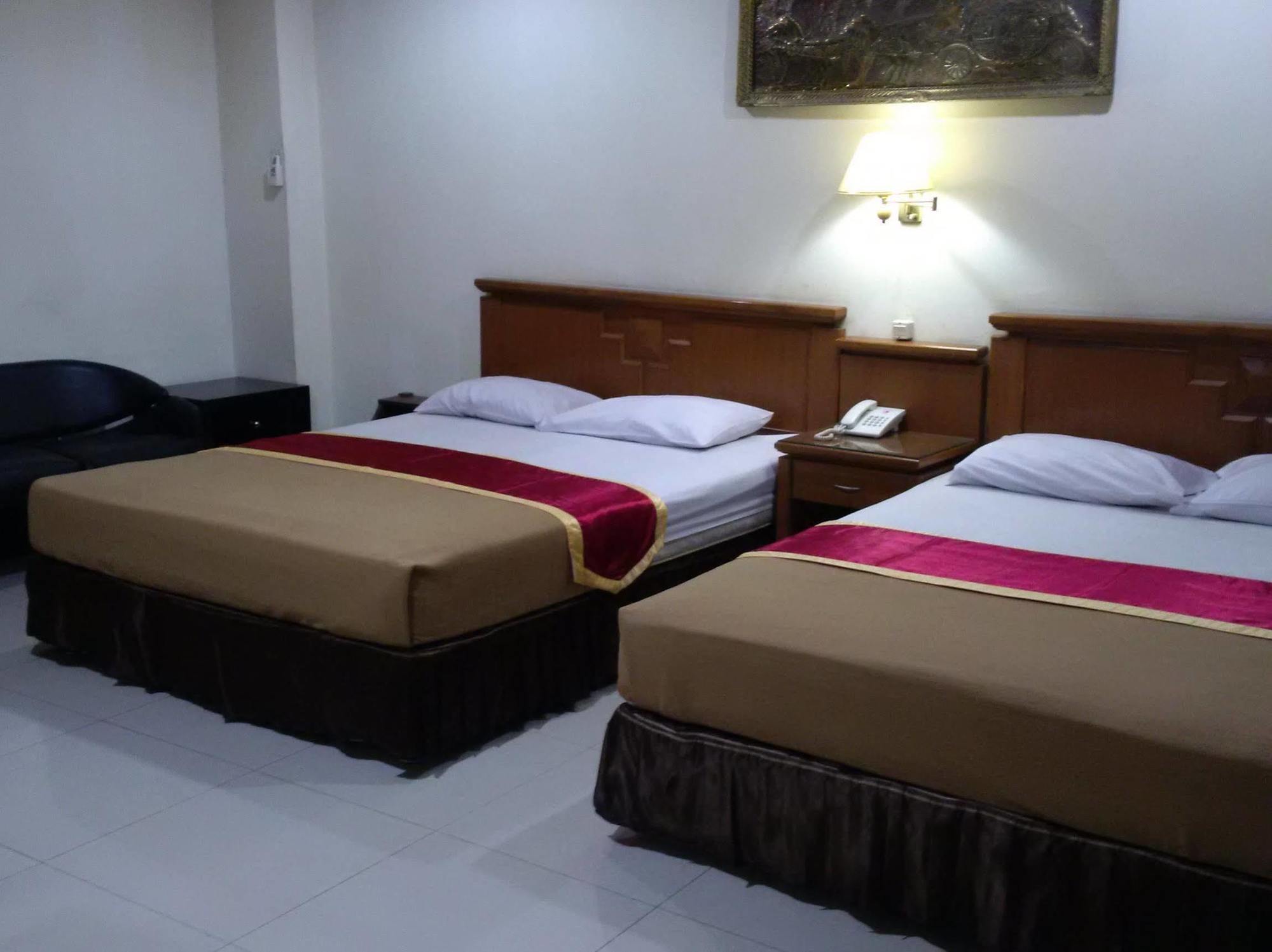 Hotel Priangan Cirebon Ngoại thất bức ảnh