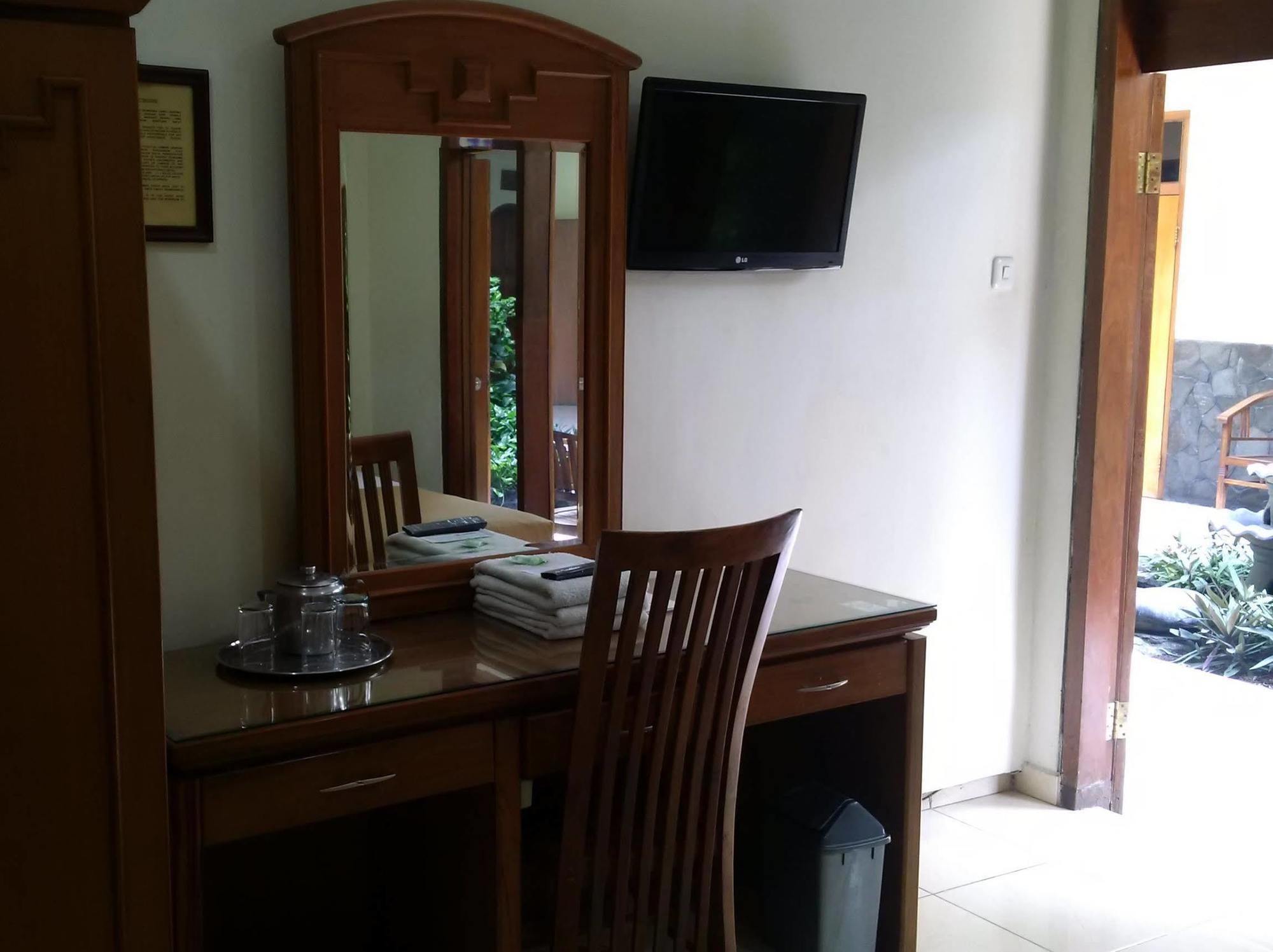 Hotel Priangan Cirebon Ngoại thất bức ảnh